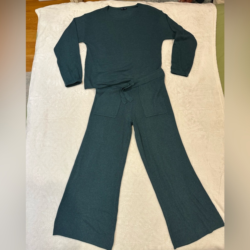 Splendid Sweater and Cropped Wide-Leg Pants Set